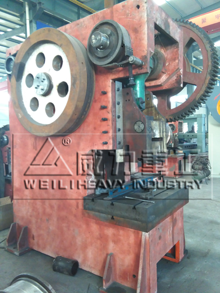 200噸鋼板沖床未噴漆