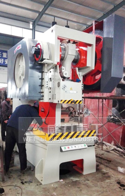 160噸深喉沖床適用于規(guī)則沖孔