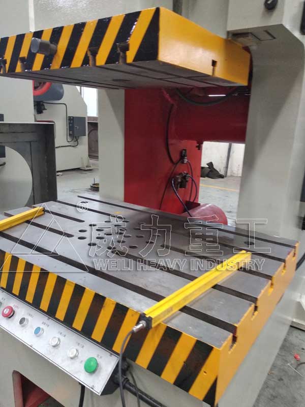 液壓沖床工作臺