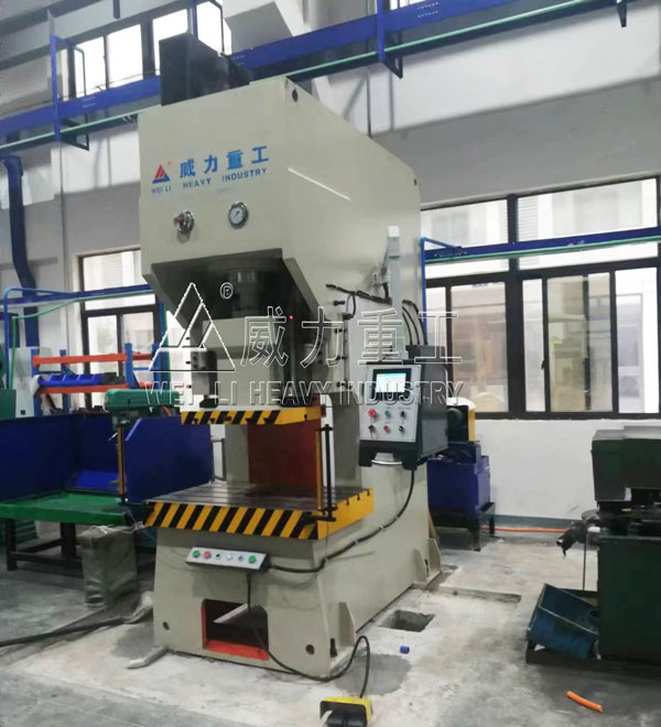 伺服200噸液壓沖床